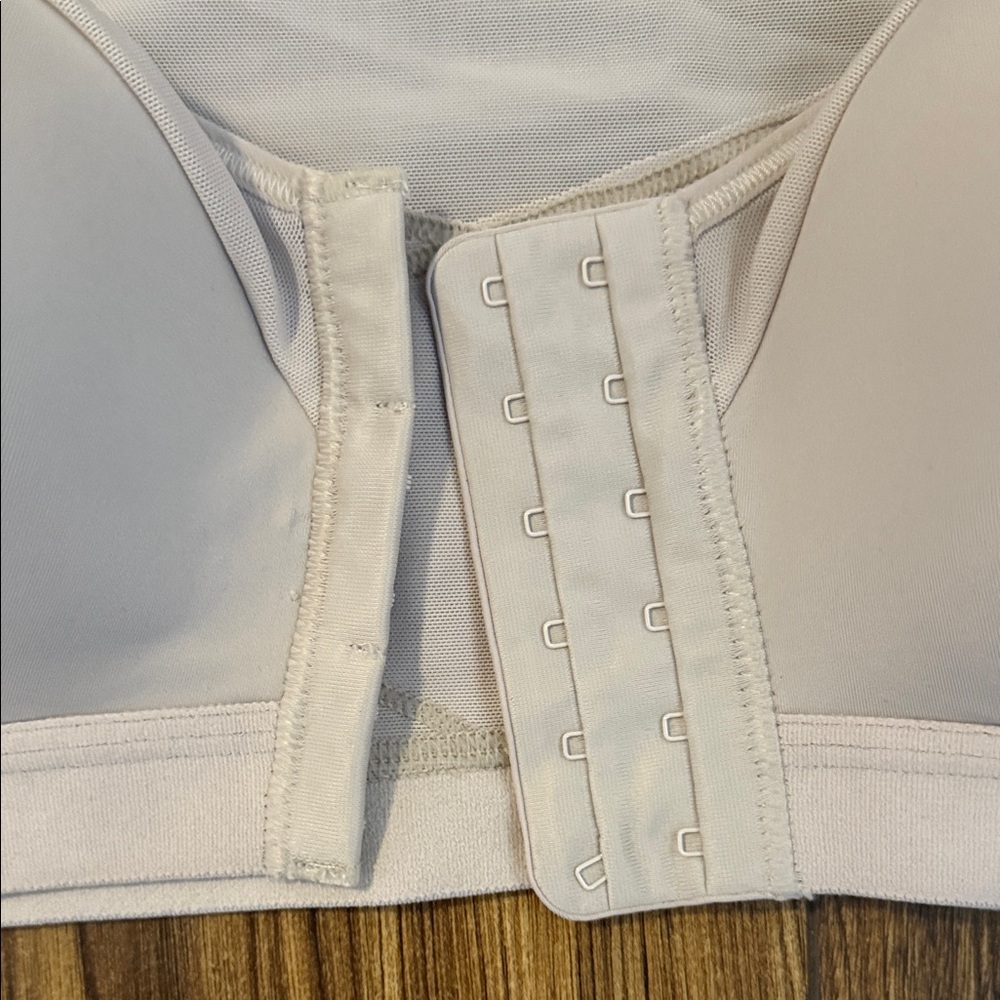 Lightly Lined Wireless Posture Corrector Bra - Picture 3 of 7